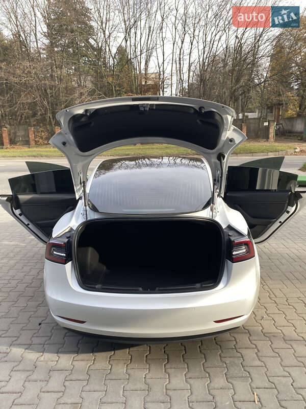 Седан Tesla Model 3 2020 в Львове фото 15 Седан Tesla Model 3 2020 в Львове