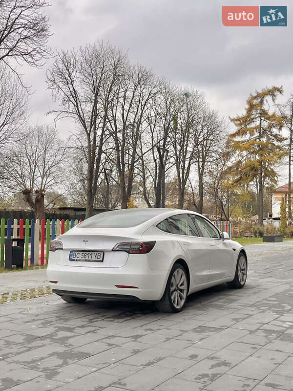 Седан Tesla Model 3 2020 в Івано-Франківську