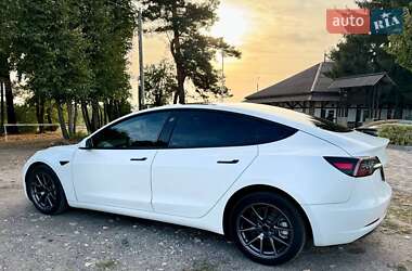 Седан Tesla Model 3 2022 в Черкасах