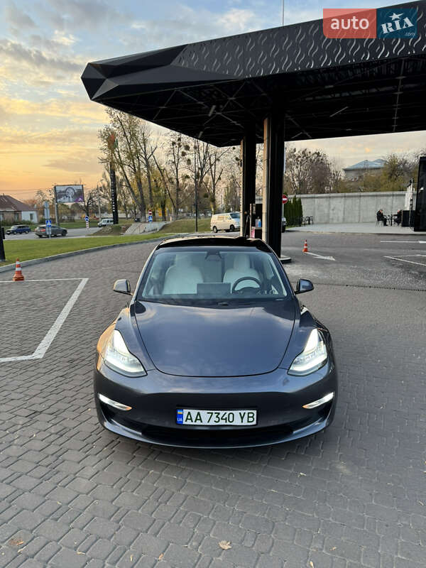 Седан Tesla Model 3 2020 в Харкові
