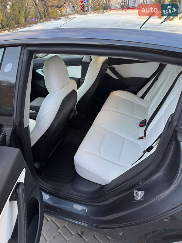 Седан Tesla Model 3 2020 в Харкові