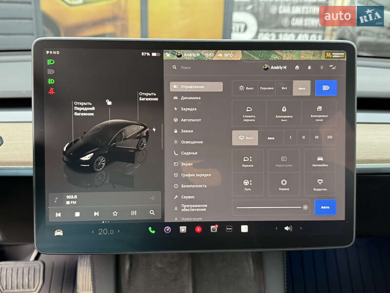 Седан Tesla Model 3 2022 в Стрию
