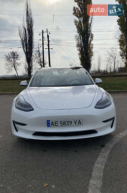 Седан Tesla Model 3 2021 в Покрові