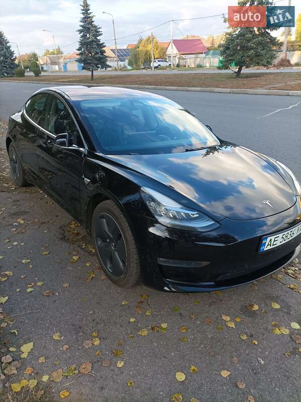 Седан Tesla Model 3 2019 в Дніпрі