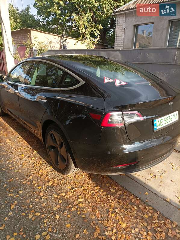 Седан Tesla Model 3 2019 в Дніпрі