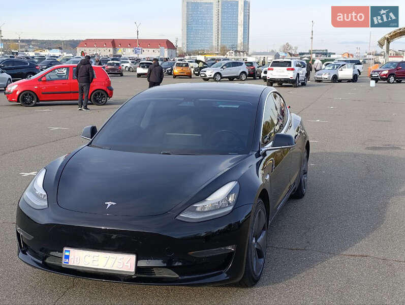 Седан Tesla Model 3 2019 в Києві