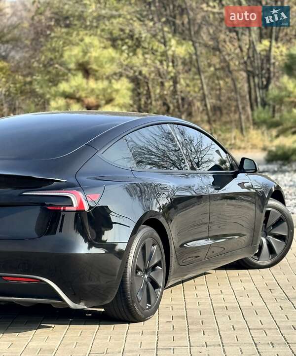Седан Tesla Model 3 2024 в Днепре