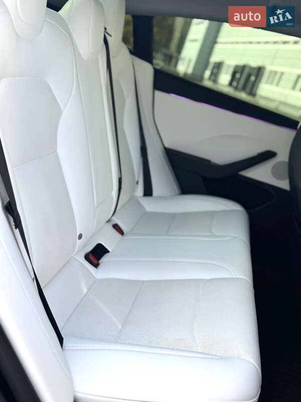 Седан Tesla Model 3 2024 в Днепре