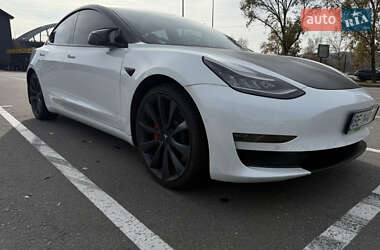 Седан Tesla Model 3 2020 в Киеве