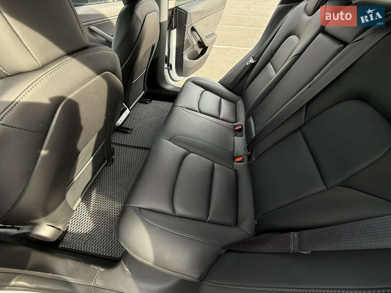 Седан Tesla Model 3 2020 в Киеве фото 12 Седан Tesla Model 3 2020 в Киеве