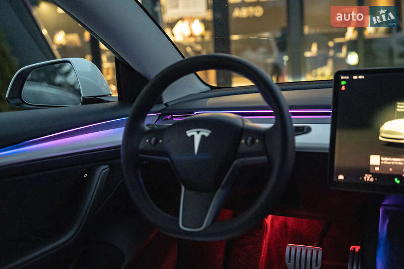 Седан Tesla Model 3 2023 в Чернівцях фото 22 Седан Tesla Model 3 2023 в Чернівцях