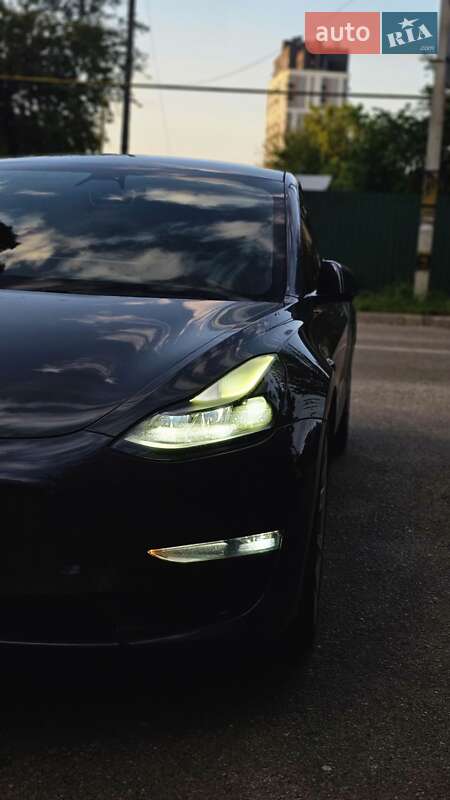 Седан Tesla Model 3 2021 в Кропивницькому фото Седан Tesla Model 3 2021 в Кропивницькому