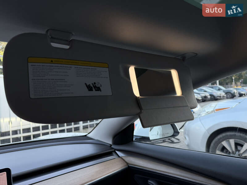 Седан Tesla Model 3 2022 в Луцьку