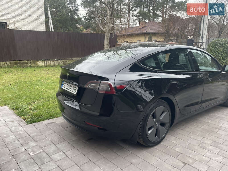 Седан Tesla Model 3 2021 в Львове