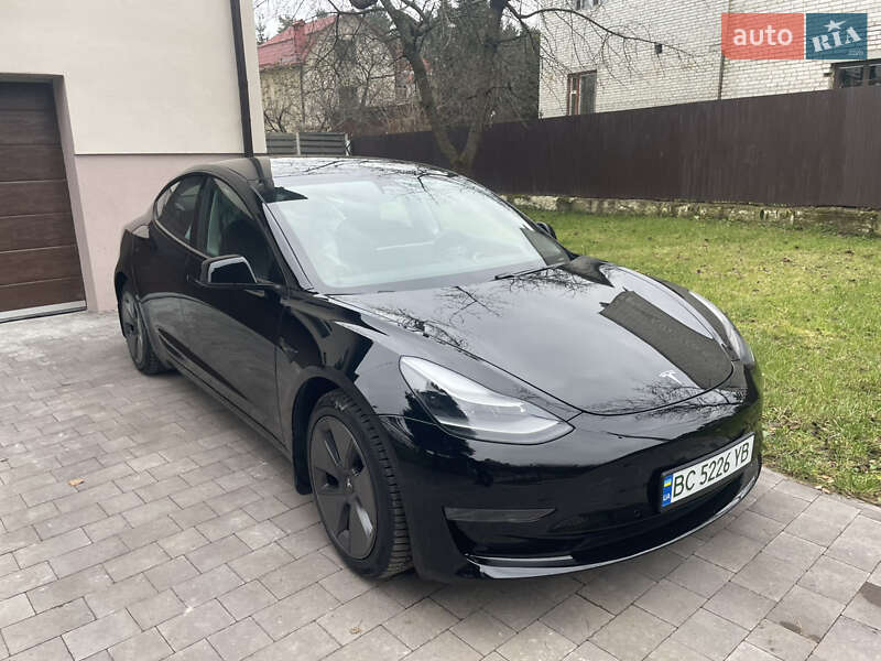Седан Tesla Model 3 2021 в Львове