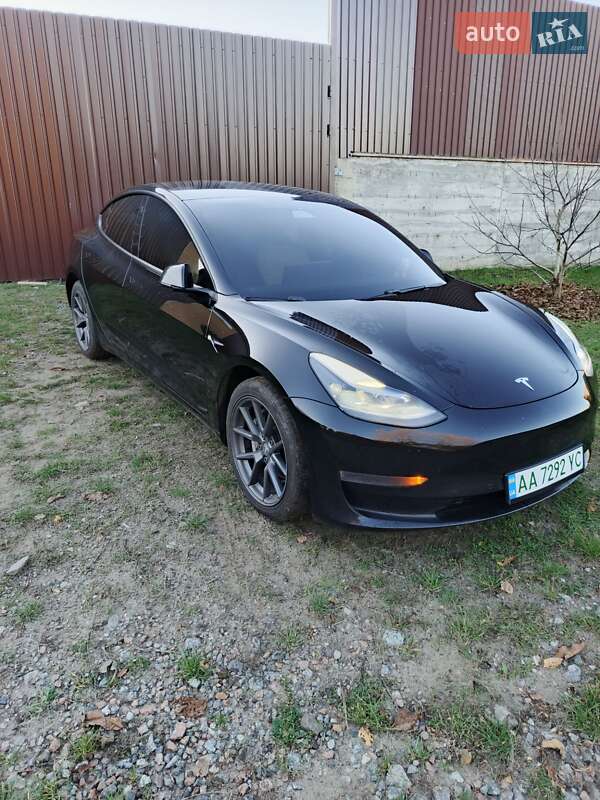 Седан Tesla Model 3 2021 в Борисполі