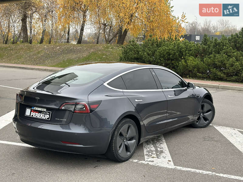 Седан Tesla Model 3 2018 в Киеве