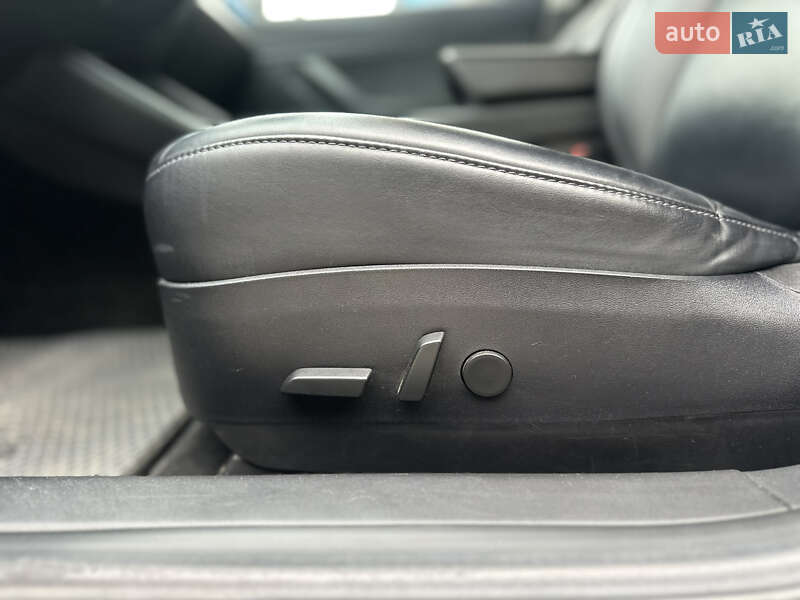 Седан Tesla Model 3 2018 в Киеве