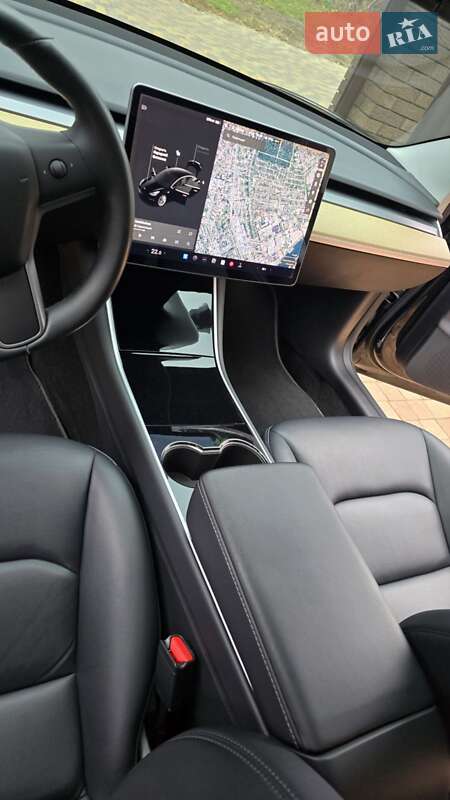 Седан Tesla Model 3 2018 в Запоріжжі