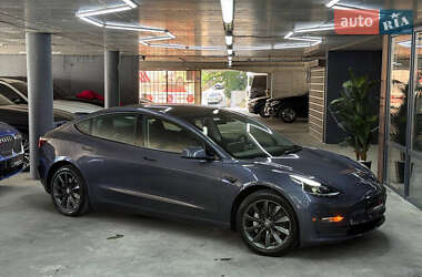 Седан Tesla Model 3 2023 в Одессе