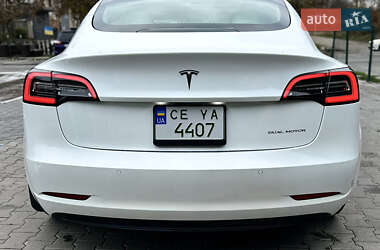 Седан Tesla Model 3 2021 в Чернівцях