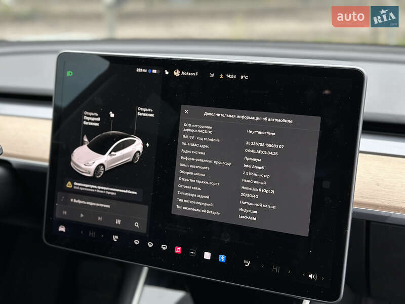 Седан Tesla Model 3 2018 в Ровно