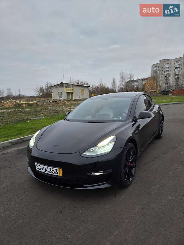 Седан Tesla Model 3 2020 в Києві