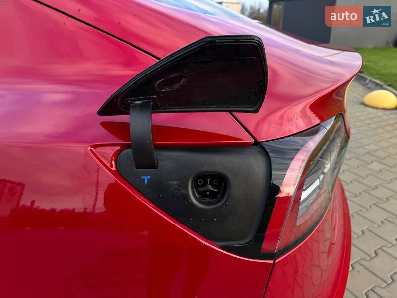 Седан Tesla Model 3 2018 в Луцьку