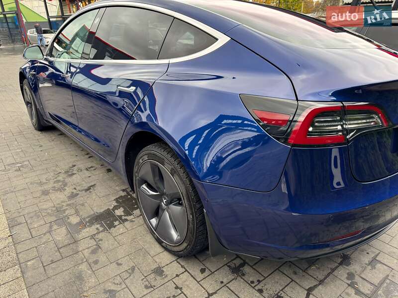 Седан Tesla Model 3 2019 в Білгороді-Дністровському