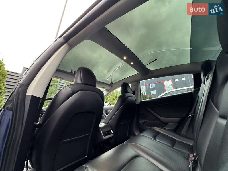 Седан Tesla Model 3 2019 в Білгороді-Дністровському