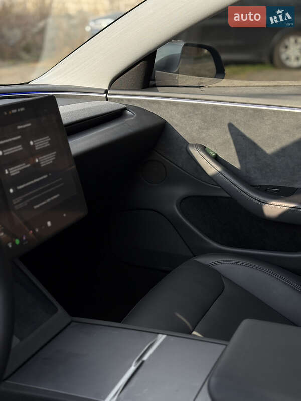 Седан Tesla Model 3 2024 в Луцке фото 45 Седан Tesla Model 3 2024 в Луцке