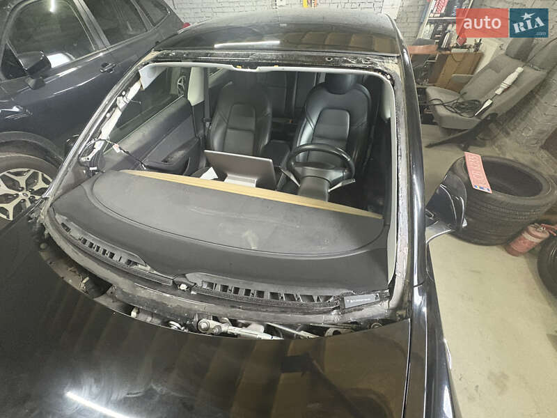 Седан Tesla Model 3 2019 в Львові фото 41 Седан Tesla Model 3 2019 в Львові