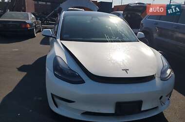 Седан Tesla Model 3 2021 в Броварах