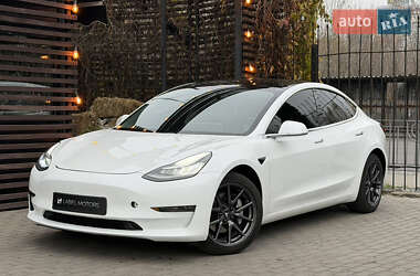 Седан Tesla Model 3 2020 в Києві