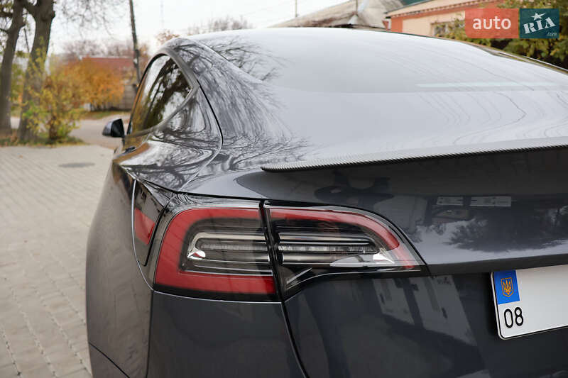 Седан Tesla Model 3 2021 в Дніпрі