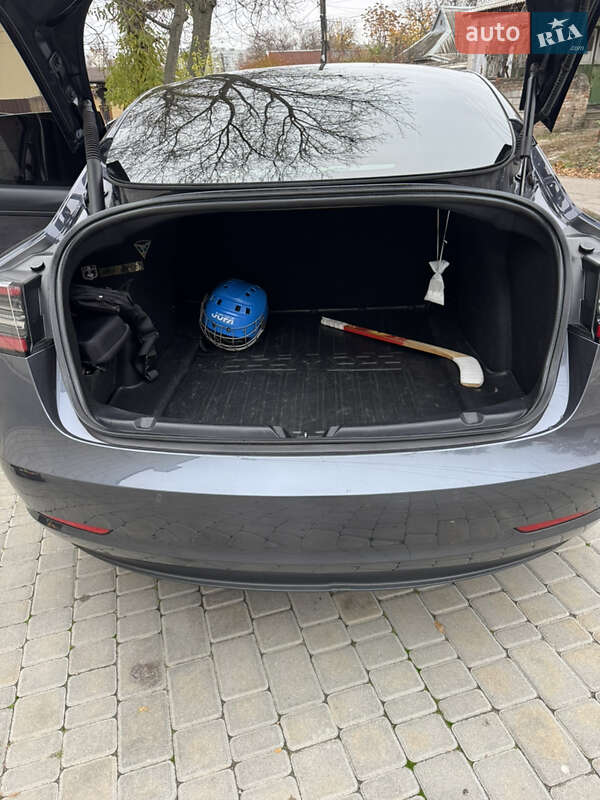 Седан Tesla Model 3 2021 в Дніпрі