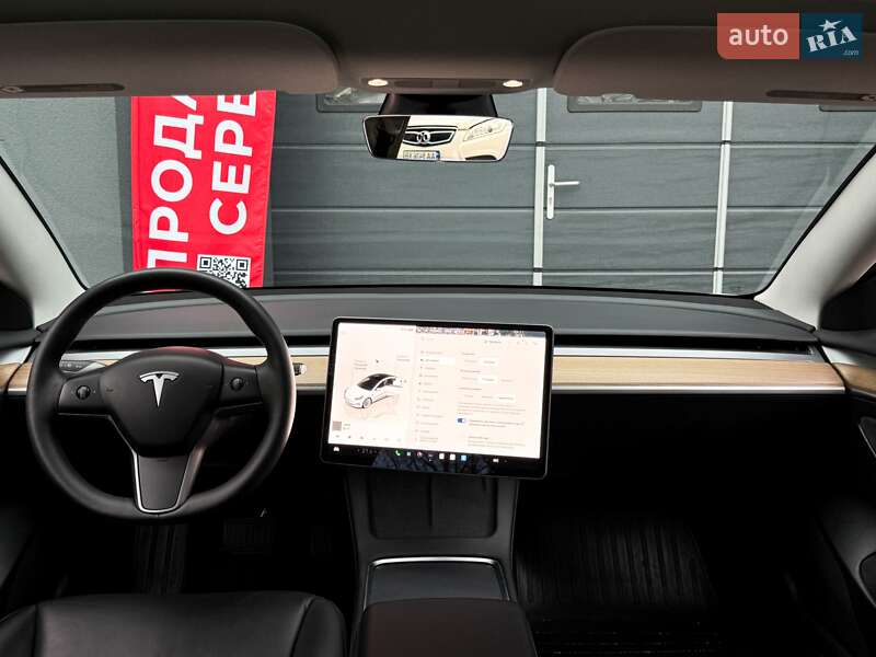 Седан Tesla Model 3 2023 в Києві