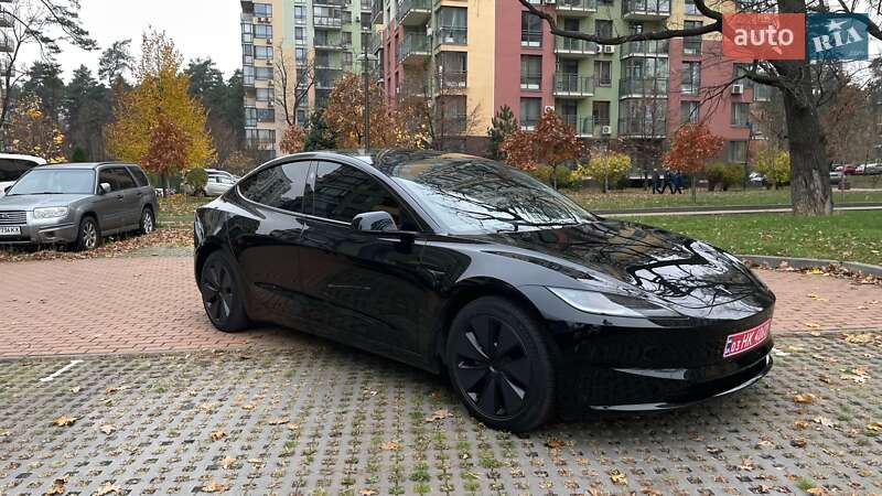 Седан Tesla Model 3 2024 в Києві