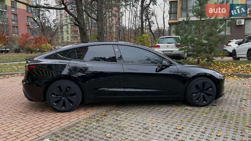 Седан Tesla Model 3 2024 в Києві