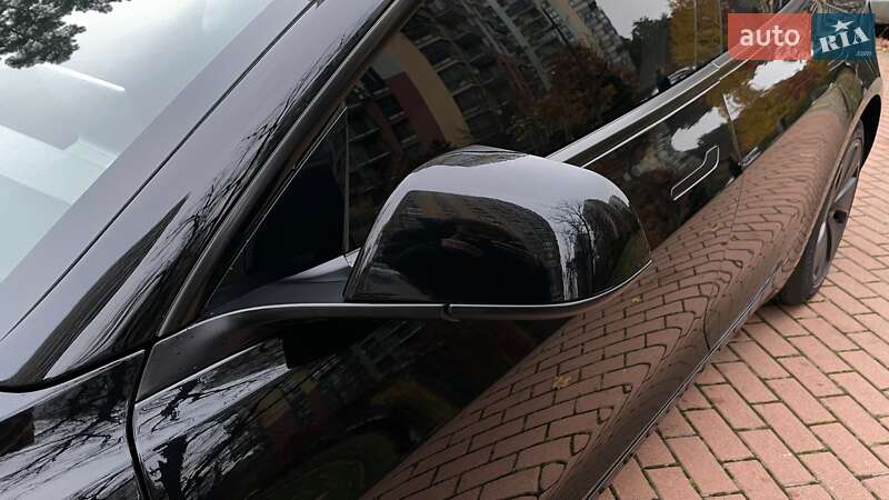 Седан Tesla Model 3 2024 в Києві