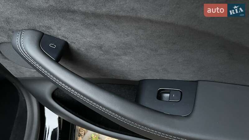 Седан Tesla Model 3 2024 в Києві