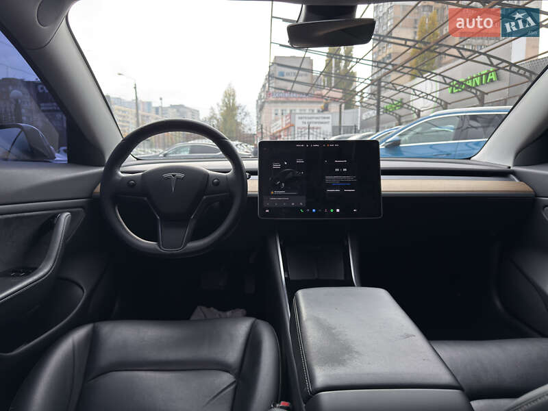 Седан Tesla Model 3 2019 в Одесі