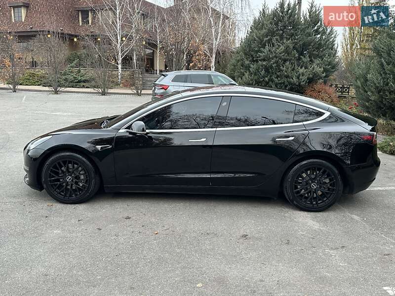 Седан Tesla Model 3 2019 в Харькове