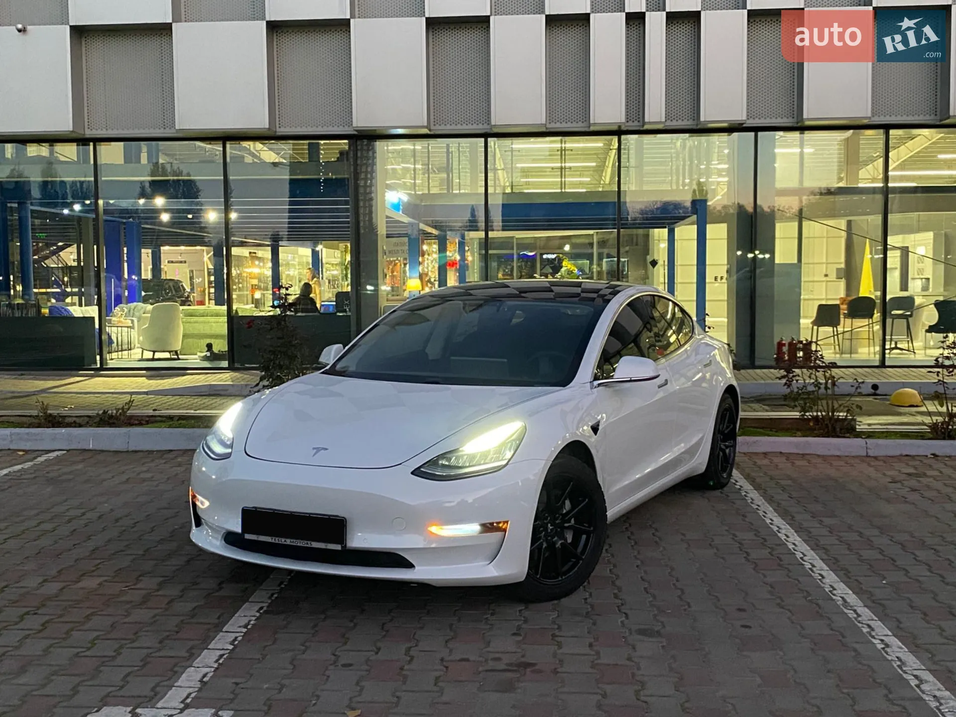 2019 Tesla Model 3 - мініатюра 3