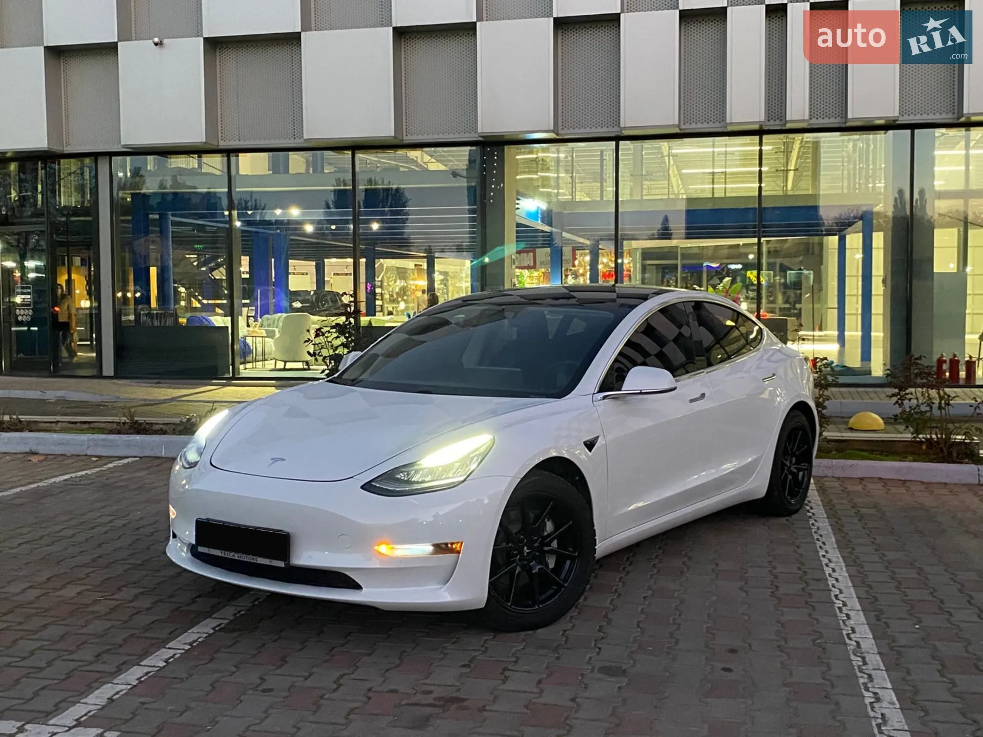 2019 Tesla Model 3 - мініатюра 4