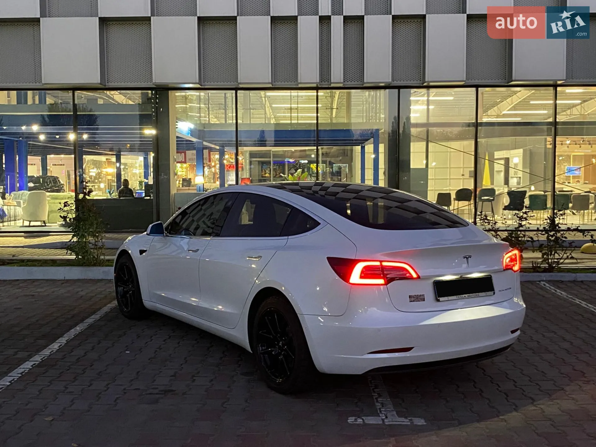 2019 Tesla Model 3 - мініатюра 8