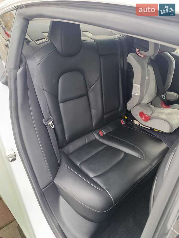 Седан Tesla Model 3 2019 в Одесі