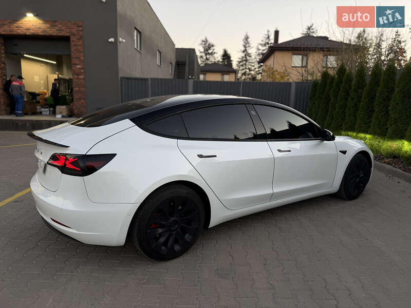 Седан Tesla Model 3 2022 в Вінниці