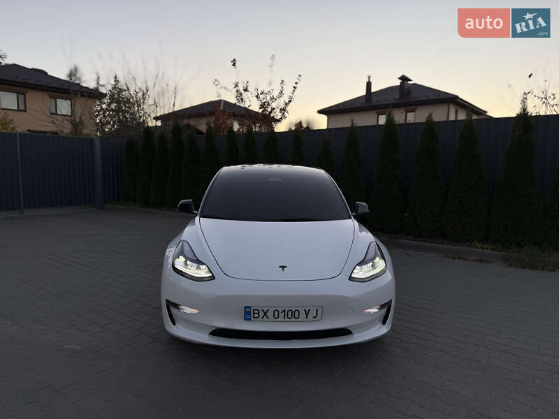 Седан Tesla Model 3 2022 в Вінниці