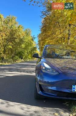 Седан Tesla Model 3 2022 в Львове